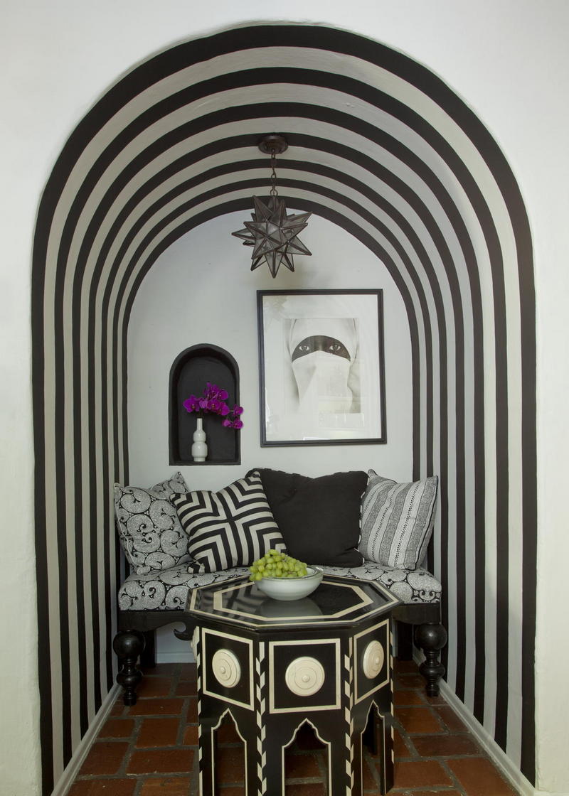 How To Decorate With Black And White Stripes • One Brick At A Time